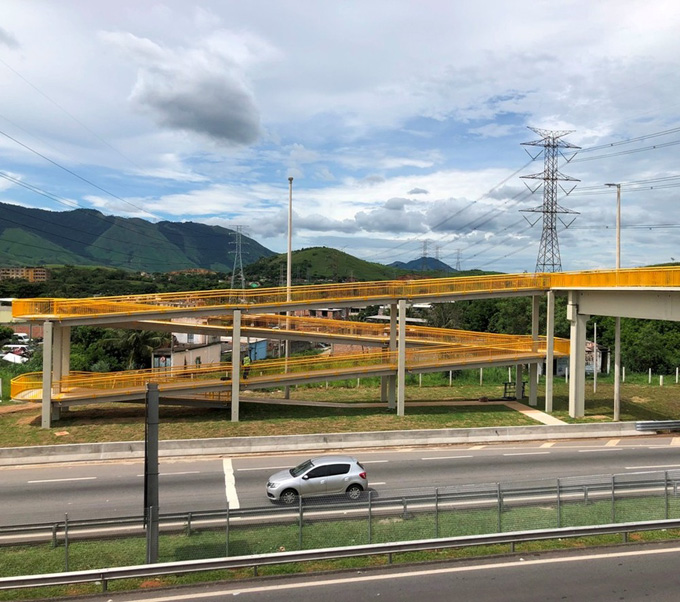 Rodovia Presidente Dutra terá passarelas na altura de Arujá Rodovia Presidente Dutra terá passarelas na altura de Arujá
