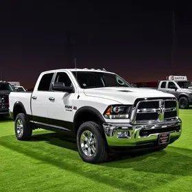Ram Dakota Laramie Night Edition