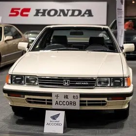 Honda Accord 50 anos